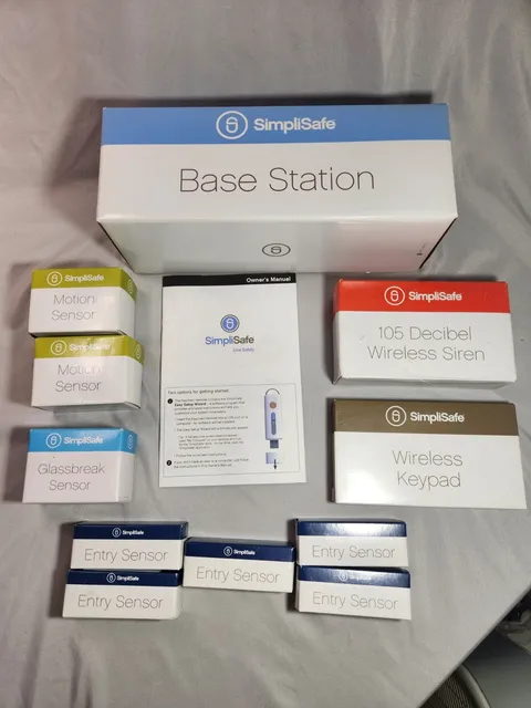 SimpliSafe 1st Generation Security System Lot 11 pcs as pictured 