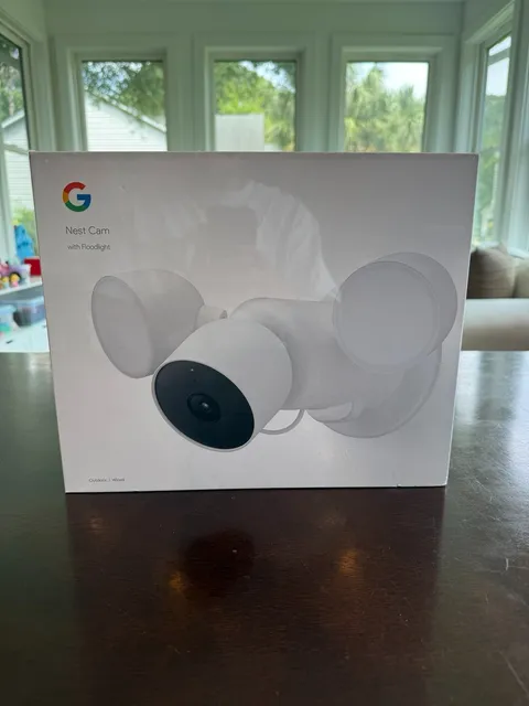 Google Nest Cam with Floodlight Wired Outdoor Security Camera, Snow, Sealed