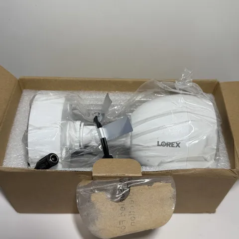Lorex C882DA-Z 4K Ultra HD Active Deterrence Security Analog Camera New open box