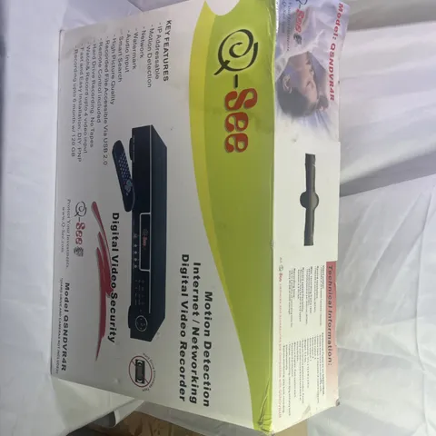 Q-See Digital Video Recorder 4 Channel QSNDVR4R w/ 160 GB HD