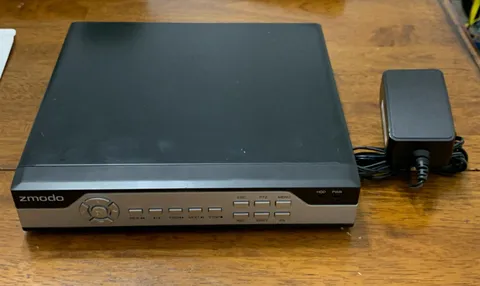 Zmodo 8 Channel 960H H.264 DVR w/ 1 TB HD + Power Supply OPEN BOX