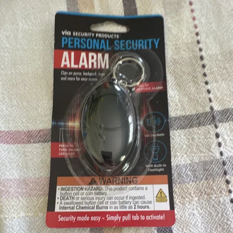 Via Security Products 100 dB Pull-Activate Keychain LED Flashlight Black