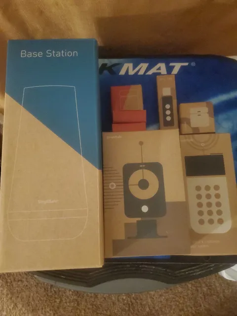 SimpliSafe Smart Home Security System  Base Station, Keypad, Camera, Key fob Ent