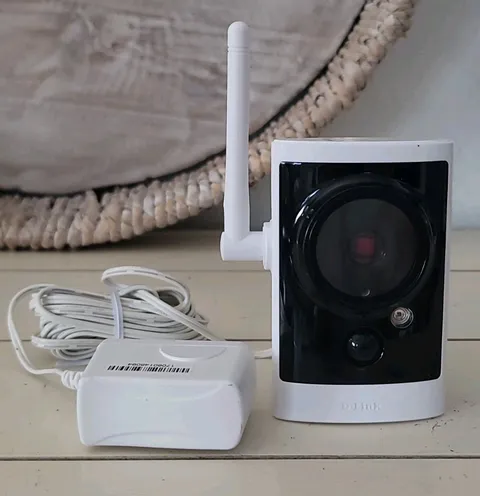 D-Link DCS-2330L Outdoor HD Day/Night Cloud Camera 2300 