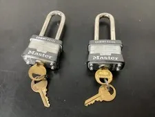 2 MASTER KALH (Keyed 2113) Laminated Padlocks 1 9/16” Wide x 2” Shack Length (F7
