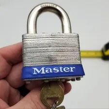 Master Lock Padlock No 5 1"L x 11/32"D Shackle 2" Body Keyed Diff USA Made Blue
