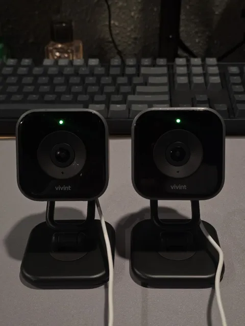 2026 Vivint Indoor Camera Gen 2 VS-IDC350-GRY READ DESCRIPTION