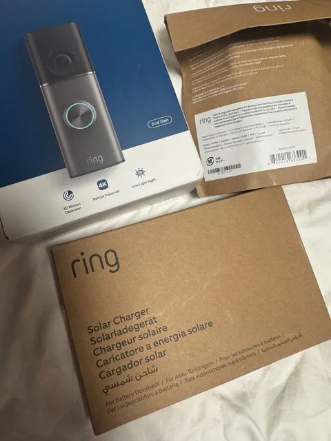 Ring Battery Doorbell Pro - Wireless Retinal 4K with Solar Charge + Cover Bundle