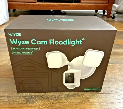 WYZE Cam Floodlight V2 2800 Lumen Hardwired Home Security Camera 