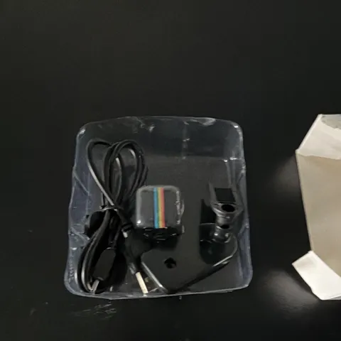 Mini WiFi 1080p Indoor IP Surveillance Camera SQ11 Black iOS/Android