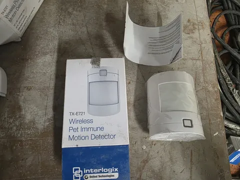 Interlogix Wireless Pet Immune Motion Detector P/N TX-E721 Used
