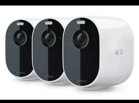 Arlo VMC2330W-100NAS Wireless Indoor/Outdoor 3 Spotlight Security Camera