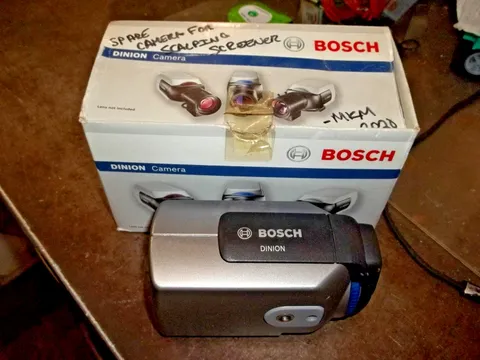 NIB BOSCH VBN-5085-C21 DINION 1/3" 960H D/N HDR NTSC LV CAMERA (511)