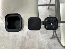 Blink Outdoor 4 Camera With Mount, Housing, Battery Extension Pack
