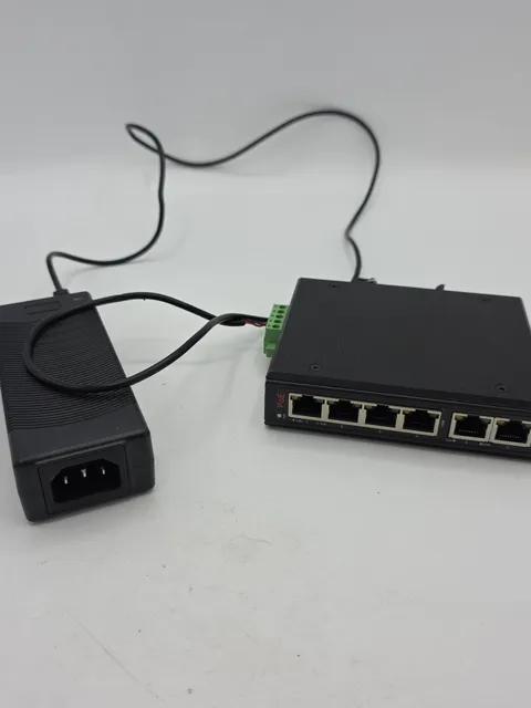 Bettini IPS31064P Industrial Unmanaged PoE+ Switch + Power Supply