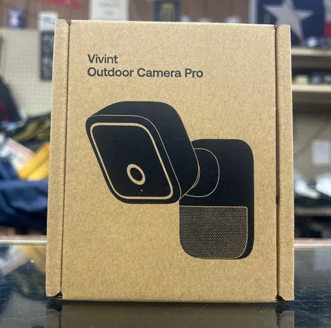 Vivint VS-ODC400-WHT Outdoor Camera Pro New Sealed In Box Fast Shipping