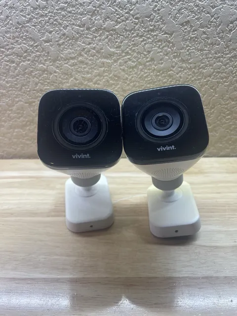 (2) Vivint Outdoor Security camera pro Gen 1 - VS-ODC300-WHT - Used