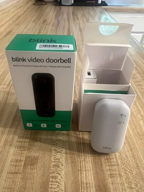 Blink Video Doorbel with Sync Module Core, Battery, Head-to-Toe HD View - Black
