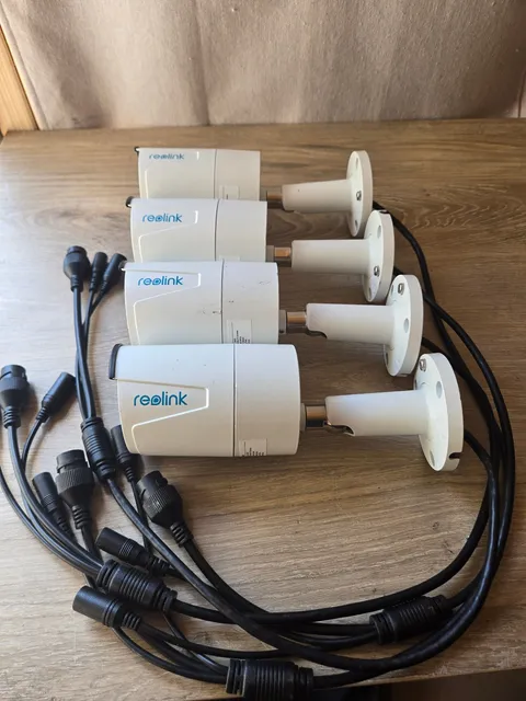 Set of 4 Reolink B400 4MP PoE IP Cameras 2K HD Outdoor Indoor IR Night Vision