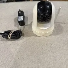 D-Link Pan and Tilt Day/Night Network Camera DCS-5020L powers on