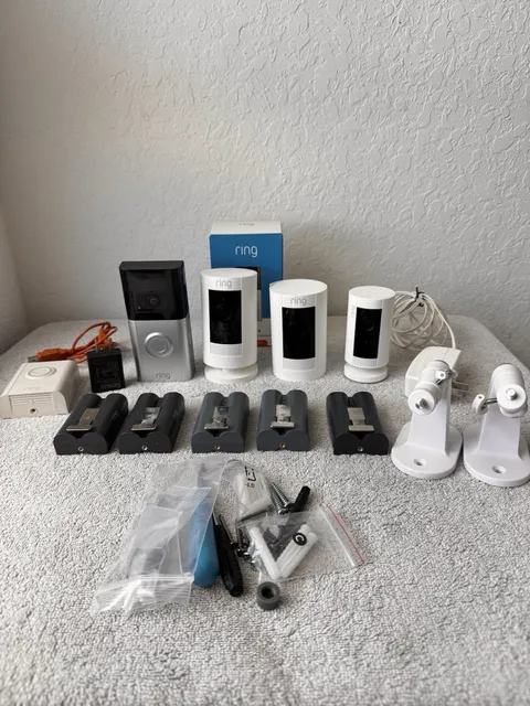 Lot of 3 Ring Cameras 1 Ring Doorbell 4 Battery Security Camera W/ Accessories