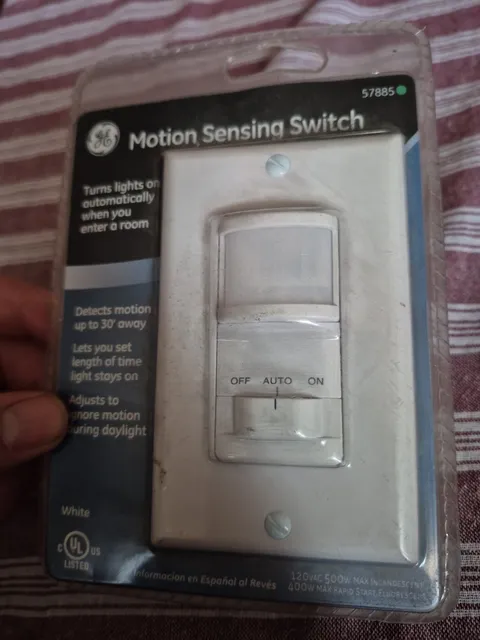 New GE Wide Angle Motion Sensing  Wall Switch PIR61-7M