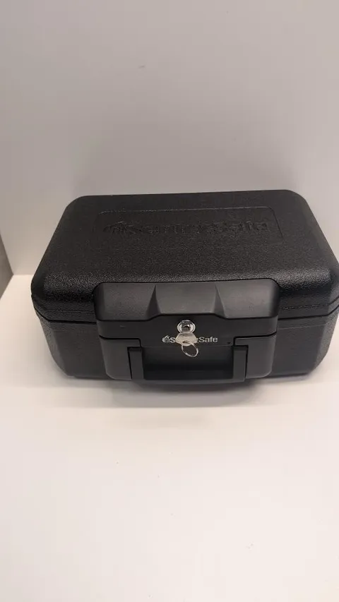 Sentry 1150 Fireproof Waterproof Lock Box Safe Chest w/ Key - Portab (P03066178)