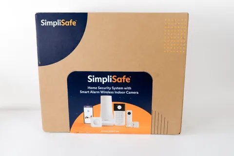 SimpliSafe 8pc Home Security System Smart Alarm Camera Kit SEALED