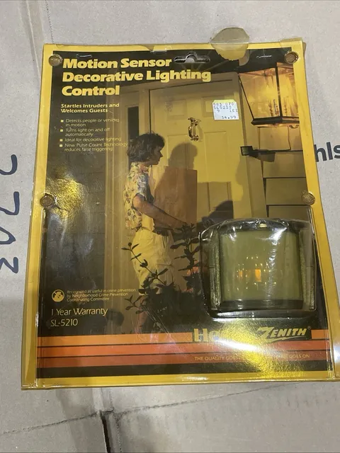 Heath-Zenith (HeathCo) SL-5210 Motion-Sensor Light Control - NEW in Box