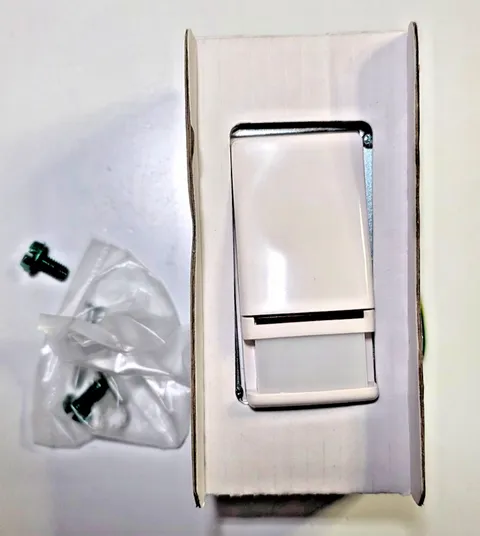 Greengate OSW-P-0451-MV-W PIR Motion Sensor Wall Switch 120/277V 11833124 White 