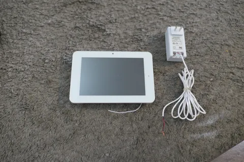 Qolsys IQ Panel 2 Z-Wave technology QS9201-5208-840 w/ Power Cord
