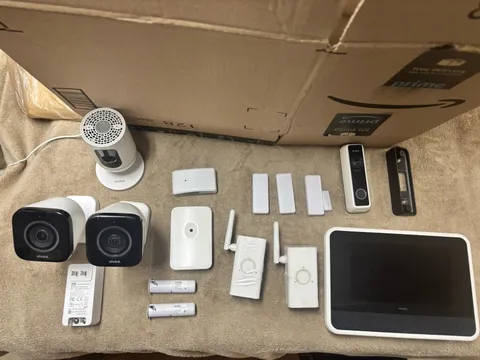 Vivint Security Bundle 2 Outdoor Cams Doorbell Indoor Cam Hub Sensors Untested