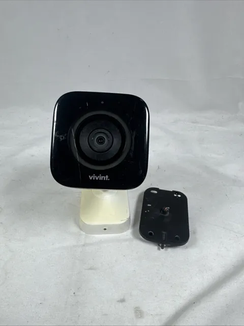 Vivint Outdoor Camera Pro - VS-ODC300 Gen 1 White - WiFi -