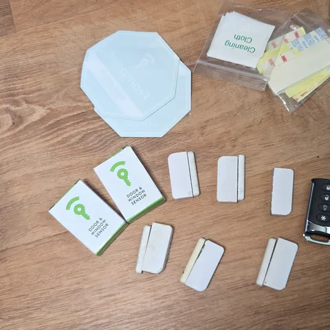 Lifx RE212 Wireless Door & Window Sensor Lot w/ Key Fob Remote, Alexa