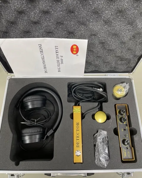 F999L Underground Water Leak Detector,Plumbing Leak Detector with Headset and 4
