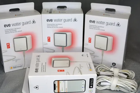 Lot of 4 EVE Water Guard THREAD Water Leak Detectors with 2 extension cables