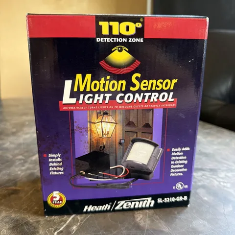 HeathZenith SL-5210 Motion Sensor Light Control Outdoor Gray Weatherproof