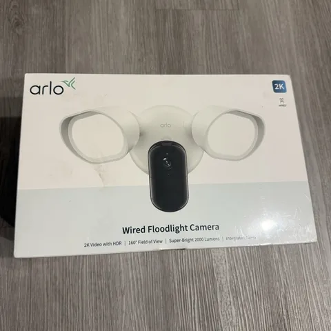 Arlo Wired Floodlight Camera 2K HDR Wi-Fi Siren Alerts Indoor/Outdoor FLW2001