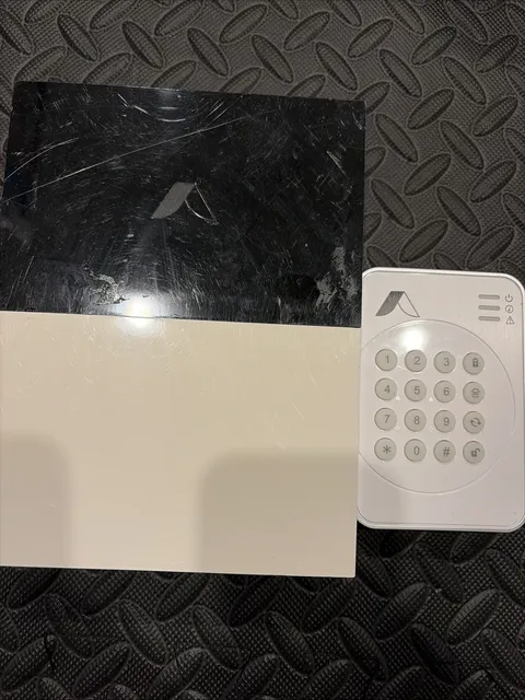 Abode Security Hub 104010/D & Wireless DIY Alarm Keyboard 104017/B Units Only