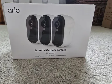 ARLO Essential Outdoor Cameras - 2nd Generation (VMC2050-100NAS) - 3 cameras new
