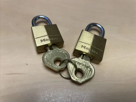 Master Padlock Brass Miniature Padlock Suitcase Luggage Locks -2 New Keyed Alike