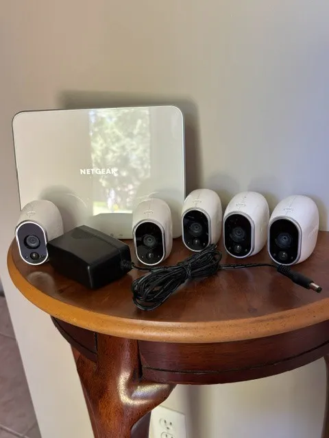Netgear Arlo VMB3000 Security Camera System-base station and 5 Cameras