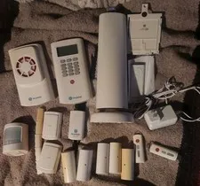 SimpliSafe Home Security System Ton Of Parts