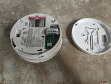 2GIG Wireless Smoke/Heat Detector P/N 2GIG-SMKT8E-345 Used