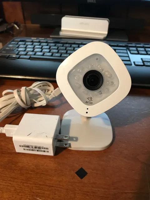 Netgear Arlo Q HD 1080p Camera VMC3040