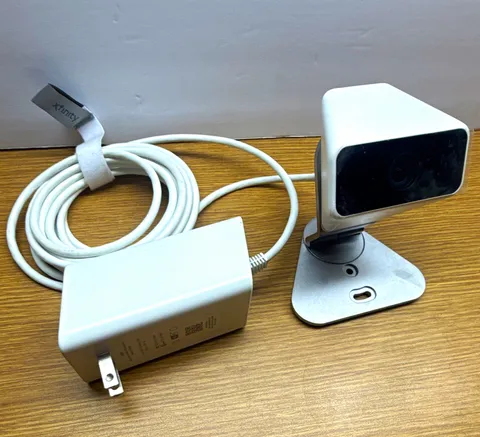 Xfinity XW4 1080p Wi-Fi Indoor IP Security Camera White/Silver w/ Bracket