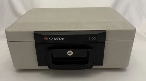 Sentry Safe 1100 Fire Resistant Valuables Security Lock Box Chest W/Key EUC