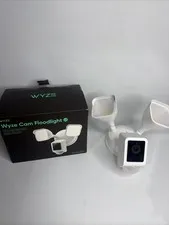 Wyze Cam Floodlight V2 Motion-Activated 2K HD Color Night Vision Camera