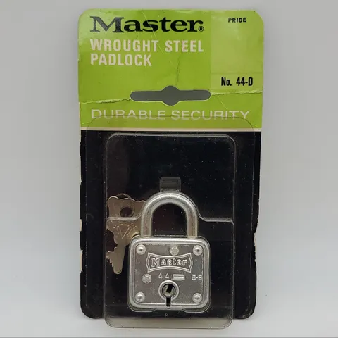 Master Lock No 44-D 1/2"L x 5/32"D Shackle 1-1/4"W Body Luggage / Bags USA Made