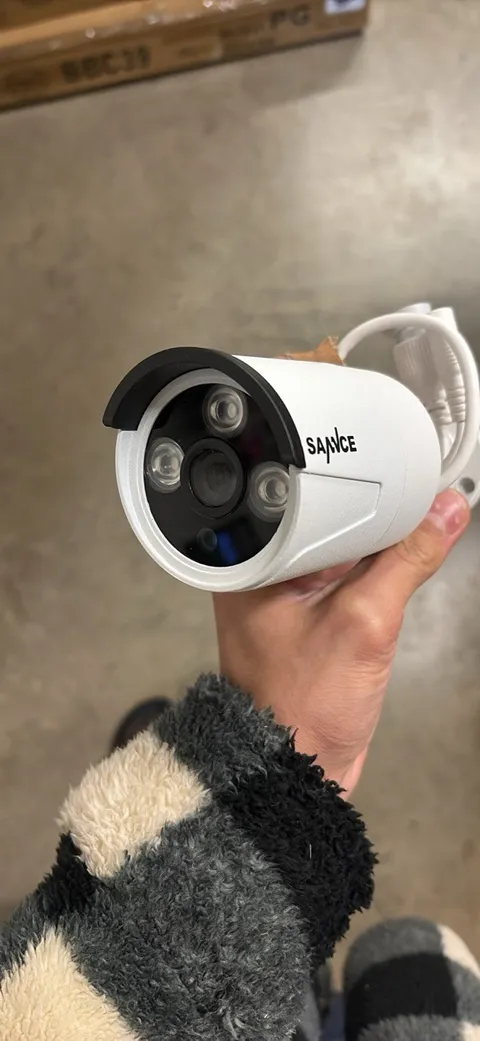 SANNCE Wireless CCTV Surveillance System 131V, 4 Weatherproof Cameras, White